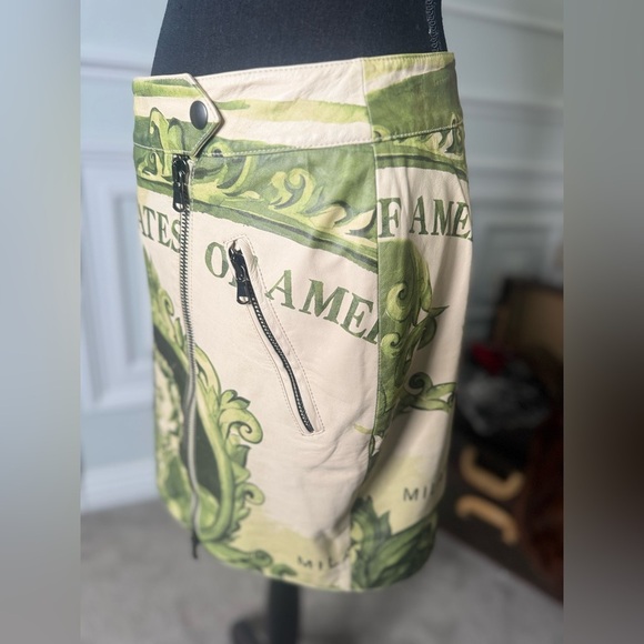 Moschino 1,000,000 Dollar leather Skirt - Picture 15 of 16
